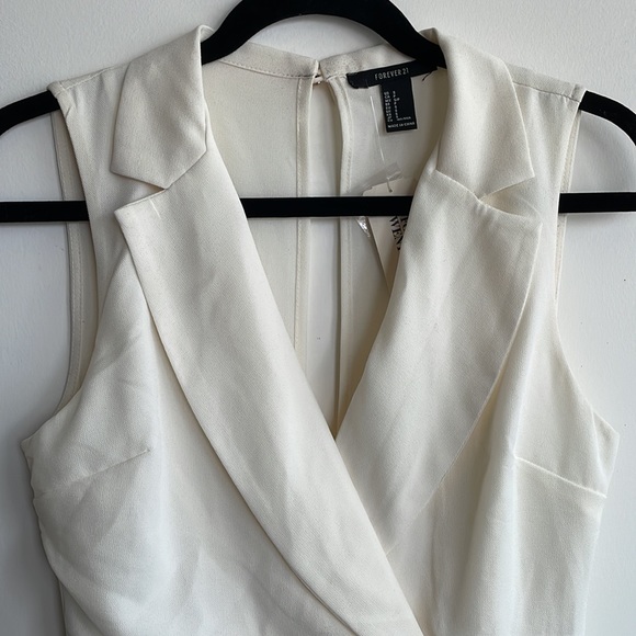 Forever 21 Sleeveless Romper - Picture 3 of 5